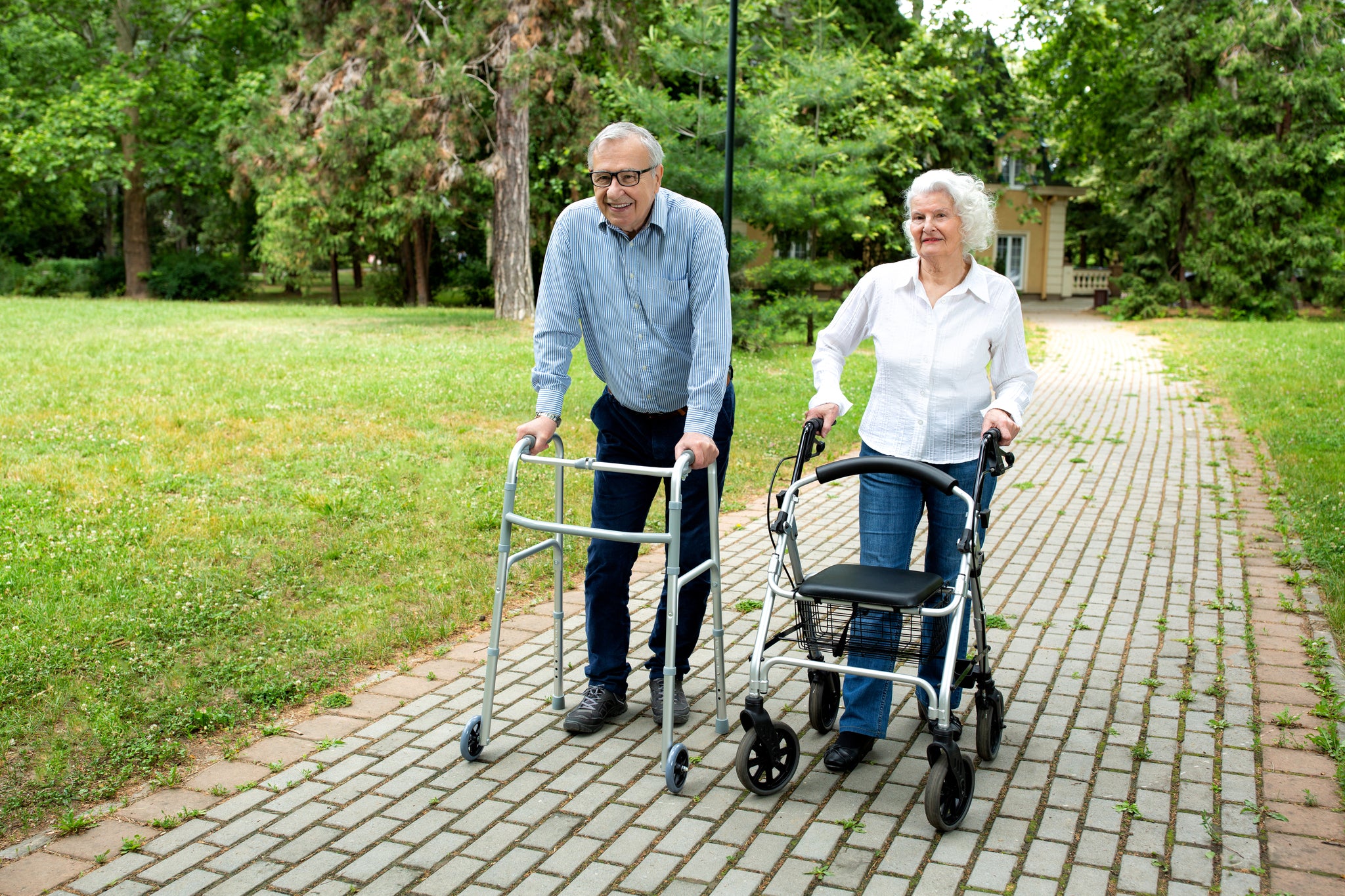 Rollator vs Walker: What is a Rollator and Who Should Use One ...